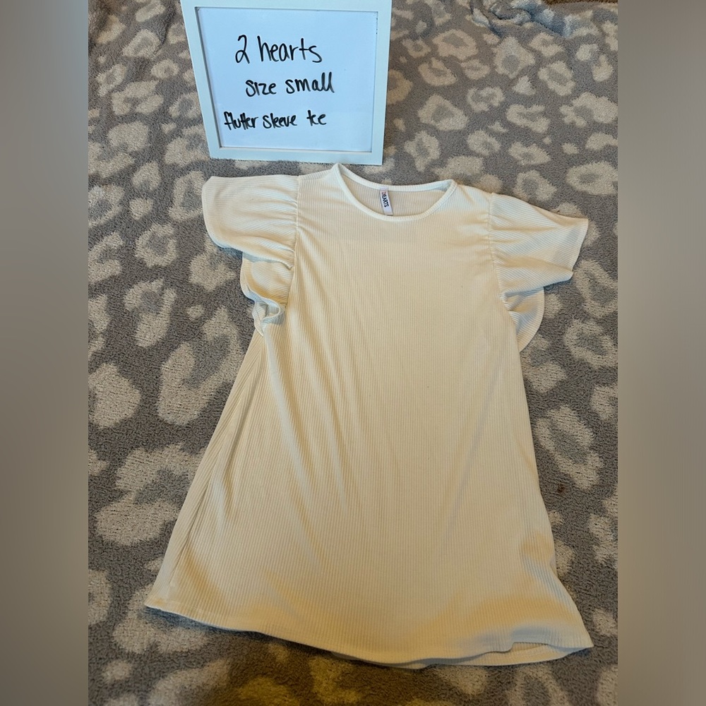 Creamy white flutter sleeve tee